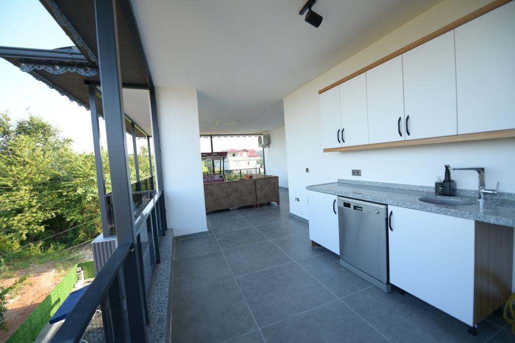 ARAKLI HÜRRİYET MAHALLESİNDE HAVUZLU LÜKS SATILIK VİLLALAR